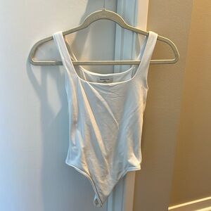 Aritzia Babaton white bodysuit (xxs)